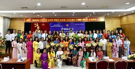 Giáo viên các nước đến Việt Nam tập huấn dạy tiếng Việt