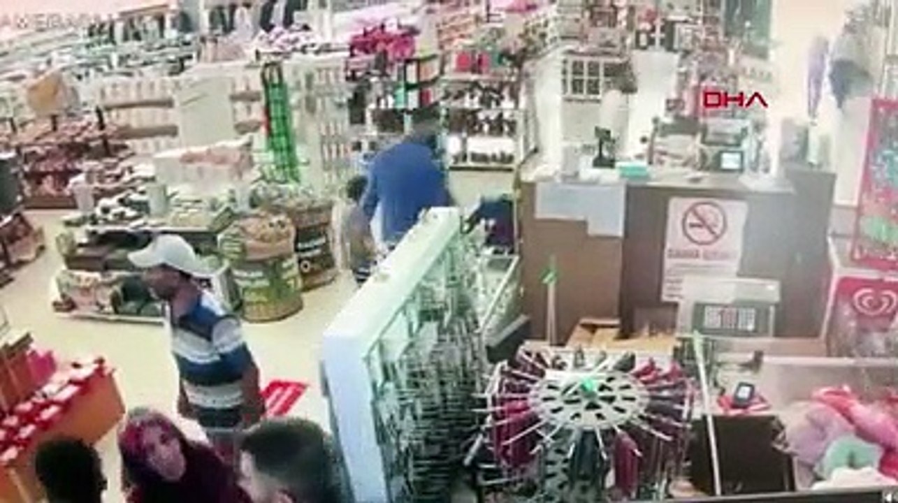 Dinlenme tesisinde 'ücretsiz yemek' kavgası