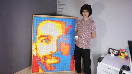 Uveys rubik küplerle Mısırlı yıldız Muhammed Salah'ın portresini yaptı