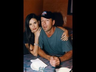 La fille qui figure sur cette photo avait une mère alcoolique et est devenue une actrice célèbre :