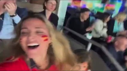 Chris Hemsworth and Elsa Pataky celebrate Spain's World Cup win