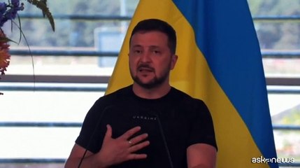 Zelensky in Danimarca dopo ok su F-16: "I russi hanno paura"
