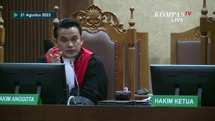 Keterangan Berbeda, Hakim Ingatkan Saksi Lukas Enembe Konsekuensi Jika Berbohong di Persidangan