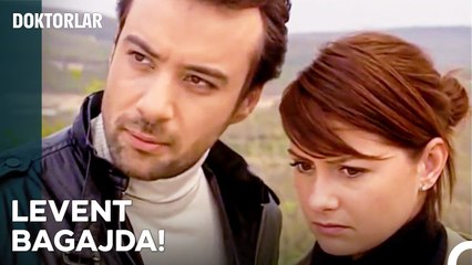 Ela ve Arslan'a Polis Çevirmesi Şoku - Doktorlar 58. Bölüm