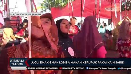 Lucu, Emak-Emak Lomba Makan Kerupuk Pakai Kain Jarik