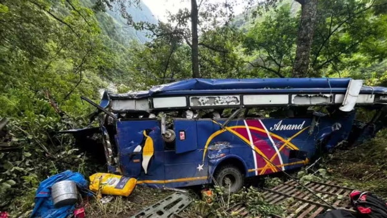 Uttarakhand: गंगोत्री धाम से लौट रही बस खाई में गिरी, 7 की मौत, 27 घायल