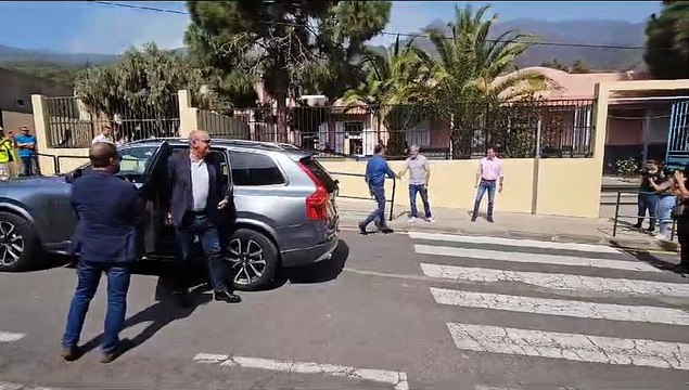 Pedro Sánchez llega a Tenerife para seguir de cerca la evolución del incendio