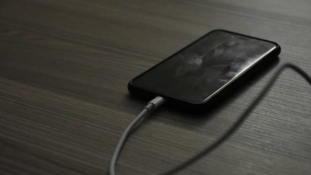 Apple Advierte De Lo Peligroso Que Puede Ser Cargar Tu Dispositivo Por La Noche