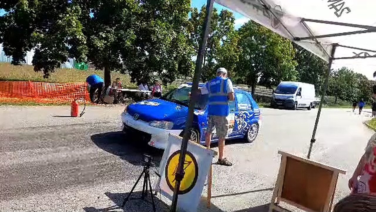 Départ de la  106 rallye es 4 au rallye des 12 travaux d hercule 2023