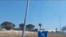 Manfredonia: rogo sprigiona fumi neri da Scalo dei Saraceni - video