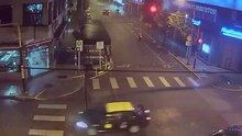Motociclista escapa de la policía y choca
