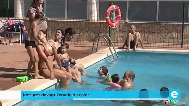 Portes obertes a la piscina per aguantar les altes temperatures