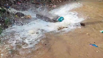 दौसा. बीसलपुर की पाइप लाइन टूटी  तो फूट पड़ा पानी का फव्वारा