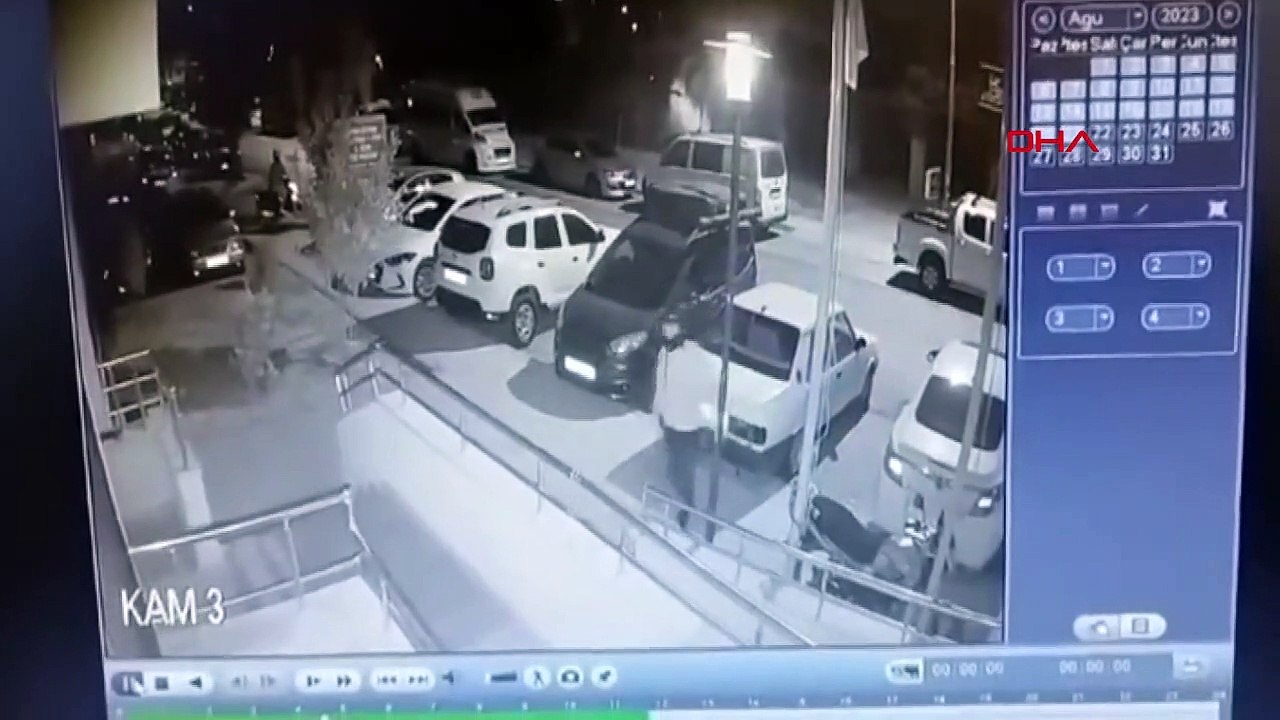 Adanada motosiklet hırsızlığı güvenlik kamerasına yansıdı