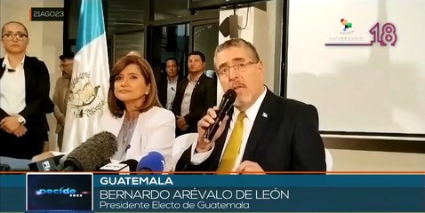 Bernardo Arévalo supera campaña de descrédito en comicios de Guatemala