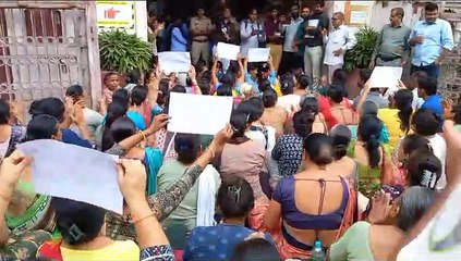 SURAT VIDEO/ सोसायटी में प्राथमिक सुविधाओं को लेकर मनपा मुख्यालय पर धरना प्रदर्शन