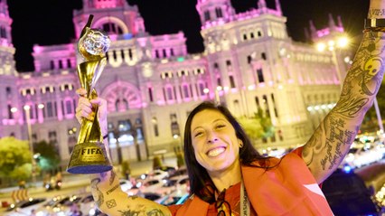 La alegría de Jenni Hermoso en la celebración de España