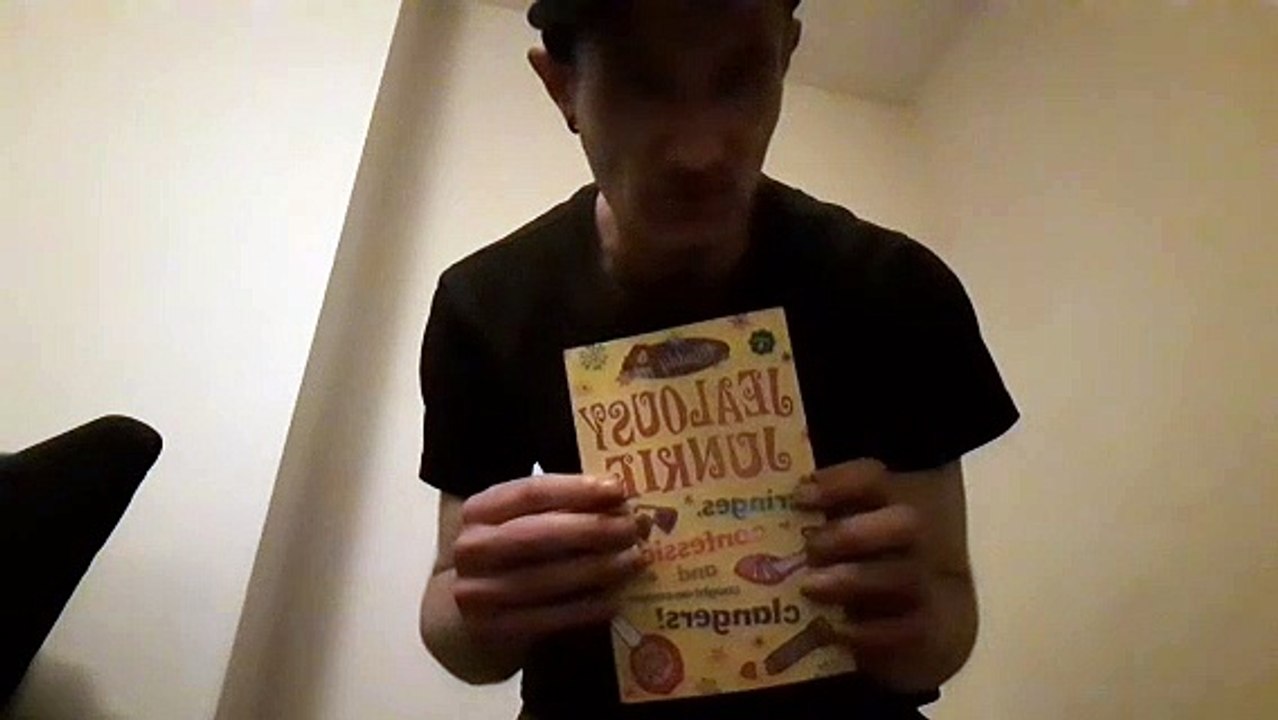 JELOUSLY JUNKIE | MADDY BLUE | MADDY BLUE ADVENTURES | CERI BRIGHT ALSO KNOW AS | CERI WORMAN | TALKING ABOUT THE CAPTERS AND THE BACK OF THE YELLOW STYLE BOOK| JASON LEE BURKE