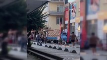 Derince'de Zabıta Memuru ile Karton Toplayıcıları Arasında Kavga Çıktı