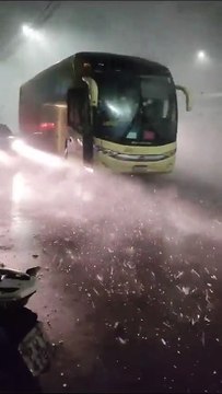 Chuva de granizo e ventos fortes assustam moradores de Teófilo Otoni