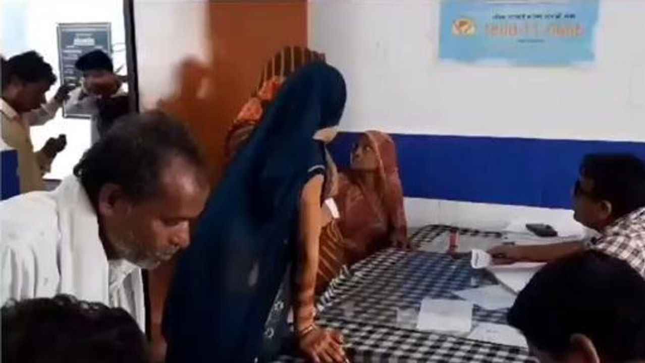 आगर: मौसम में बदलाव होने से लोग हो रहे बीमार, जिला अस्पताल में लगी मरीजों की भीड़
