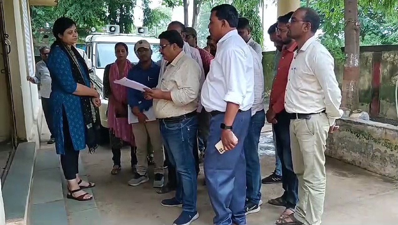 तहसीलदार को ज्ञापन देकर विभागीय वाटसएप ग्रुप से अलग हुए पटवारी