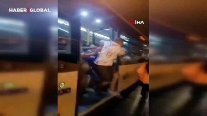 Kadıköy’de ‘bana çarptın’ kavgası!