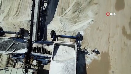 Tuz Gölü'nde Hasat Başladı: Üretilen Tuzun Yüzde 95'i İhraç Ediliyor