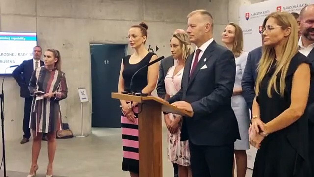 ZÁZNAM:Kollár:Chceli sme diskutovať o situácii,premiér by mal merať jedným metrom