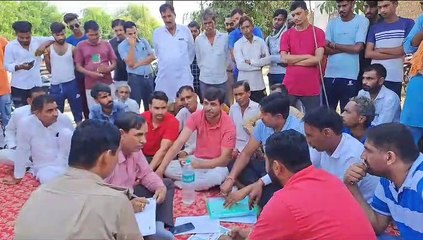 कांग्रेस के पार्षदों ने टंकी पर चढक़र लगाए लगाया नारा, भ्रष्टाचार से पीलीबंगा बचाओ