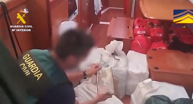 700 chili di cocaina sequestrati su barca al largo delle Canarie: operazione Dia-Guardia Civil (22.08.23)
