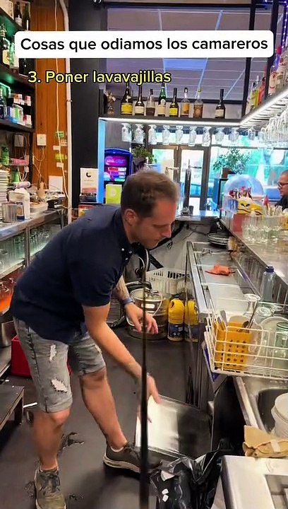 6 cosas que odian los camareros, según un conocido tiktoker