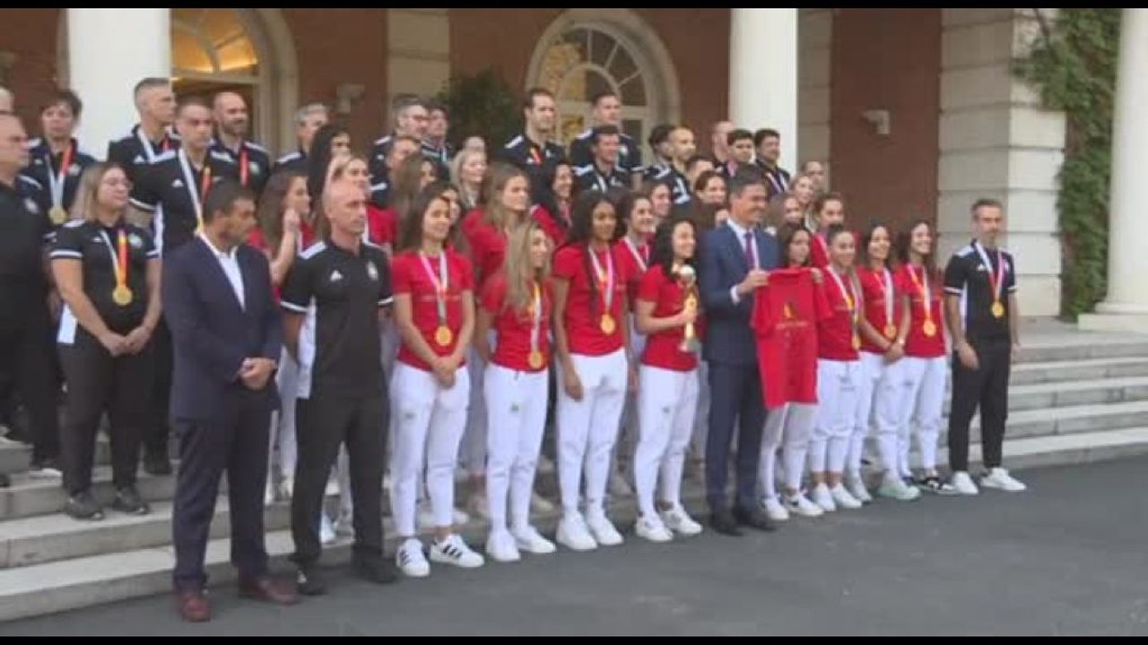 La nazionale spagnola di calcio da Sanchez festeggia la vittoria ai Mondiali