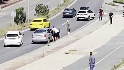 Zonguldak'ta Yol Ortasında Kavga Edip Kaza Yapan Sürücülerin Hamile Kadına Korku Dolu Anları