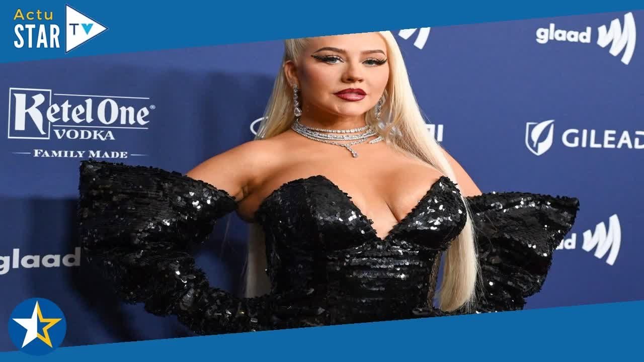 Christina Aguilera au plus mal  Des photos de la chanteuse en fauteuil roulant dévoilées