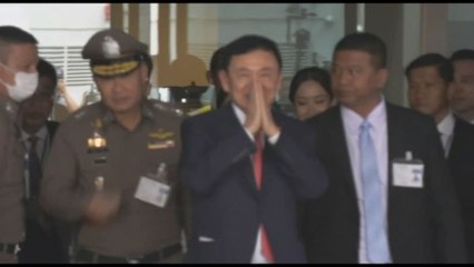 In Thailandia ex premier Shinawatra torna dopo 15 anni e finisce in carcere