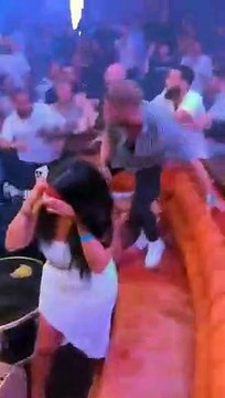 [Vidéo intégrale] Grosse embrouille entre Yomi Denzel, Ad Laurent et Ahmed Thai en boite de nuit Le Palme à Cannes