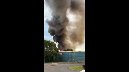 Flames and smoke seen during Ampthill fire