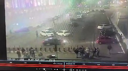 Câmera de segurança da rodoviária do Plano Piloto mostra carro usado por criminosos