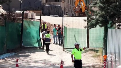 Ankara'da hafriyat kamyonu alt geçide düştü