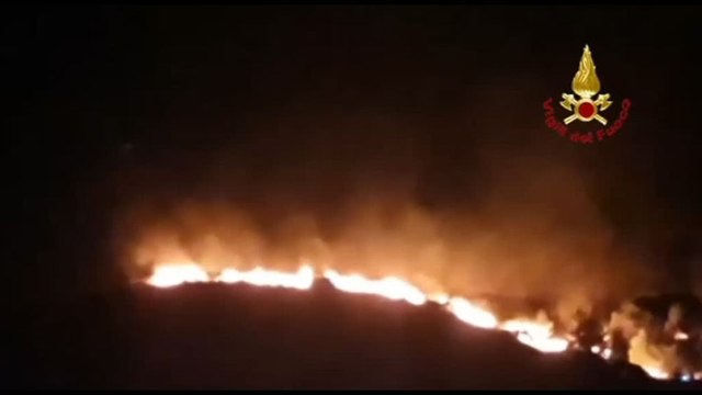 Sotto controllo l'incendio sull'Isola d'Elba, colpito il comune di Rio