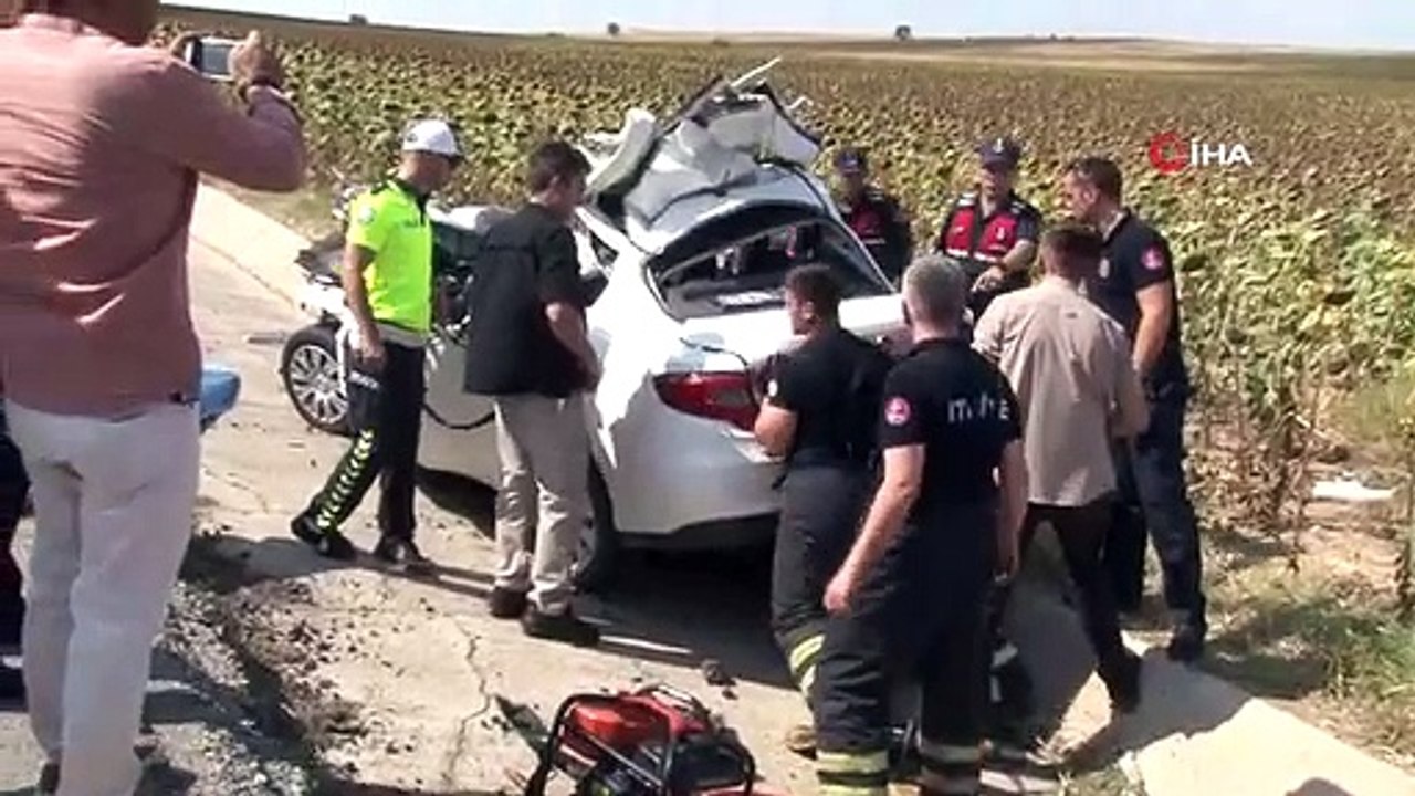 Des images de l'accident dans lequel 1 policier est mort et 2 policiers et 3 ouvriers agricoles ont été grièvement blessés à Edirne ont été révélées.