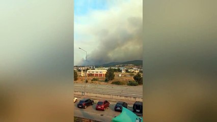 Dernière minute： Le feu de forêt qui dure depuis 5 heures à Çanakkale s'est approché du centre-ville