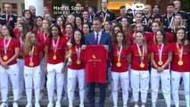 تصاویر استقبال از زنان اسپانیایی قهرمان؛ رقص و پایکوبی شبانه در مادرید پیش از دیدار با نخست وزیر