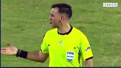 'LOCO' ABREU es EXPULSADO por "AGRESIÓN" al VAR