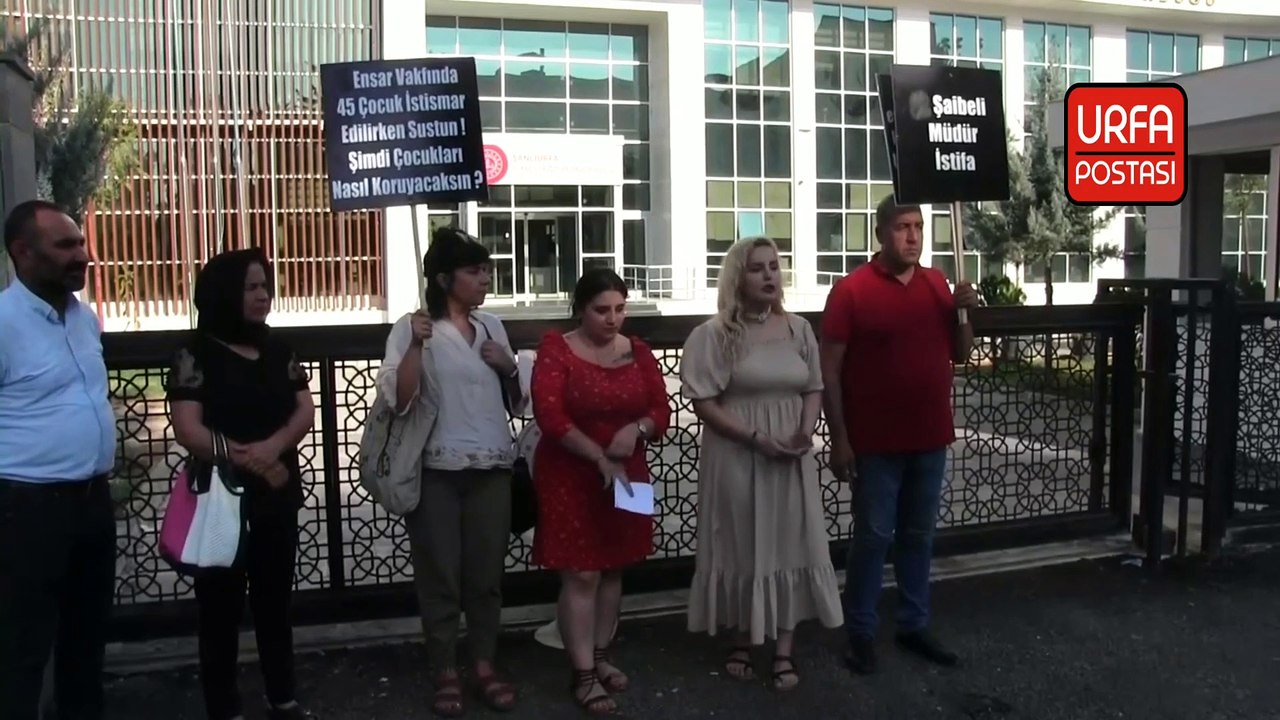 Şanlıurfa’da İl Milli Eğitim Müdürü değişsin diye tek başına eylem yapıyor