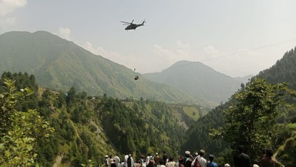 Ocho personas quedaron atrapadas en una cabina de teleférico en Pakistán