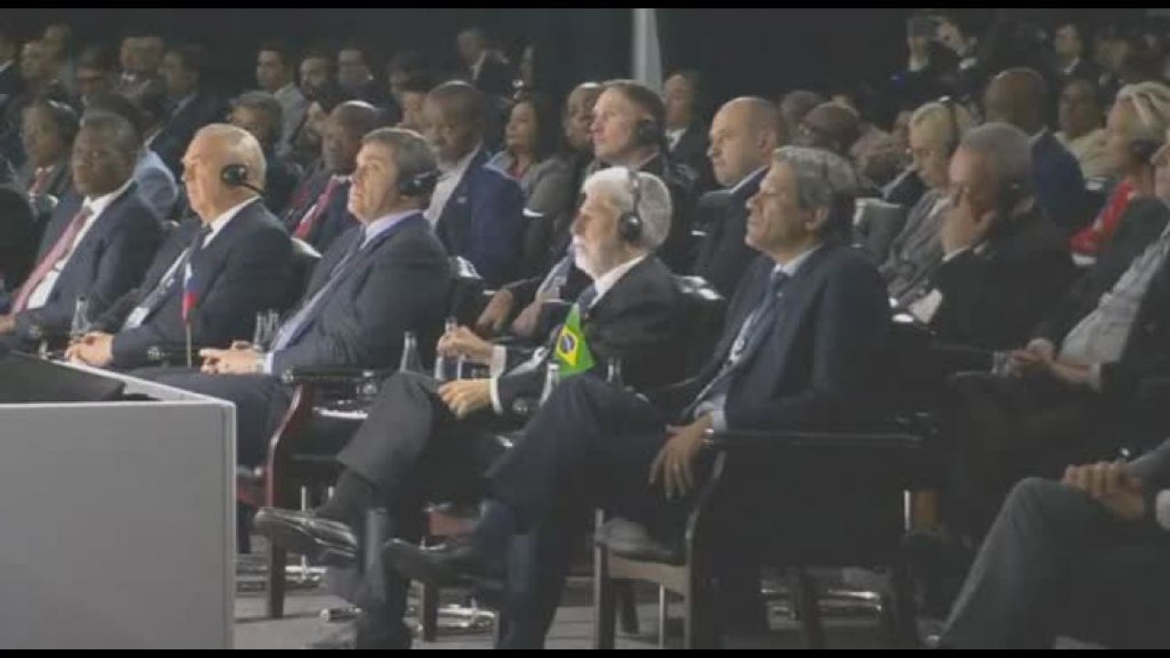 Al via il vertice dei Brics a Johannesburg, si discute sull'allargamento