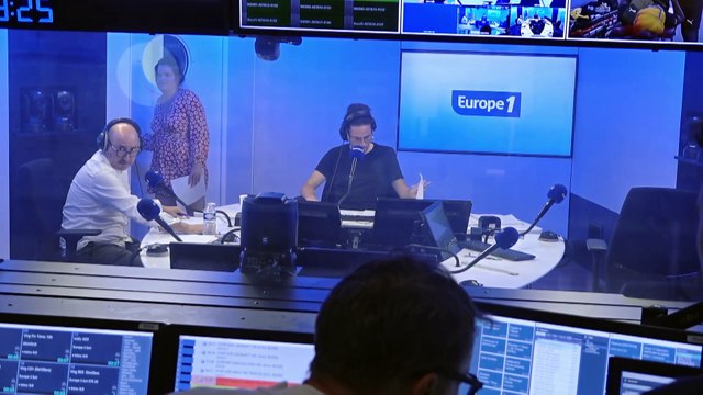 «Un grand homme d'État» : première séance de dédicaces à La Baule pour Nicolas Sarkozy