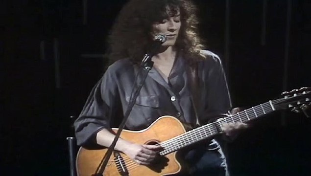 Israeli songwriter Yaakov Rotblit Hit - Israeli Singer Yehudit Ravitz יהודית רביץ - לקחת את ידי בידך